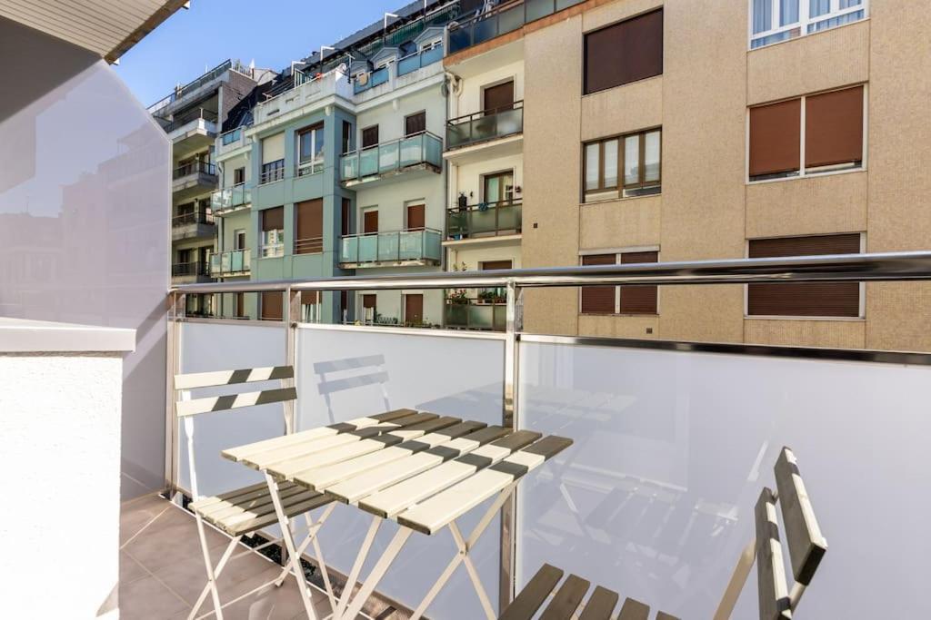 Terraza Playa Y Calle Peatonal Ess03377 Сан-Себастьян Экстерьер фото