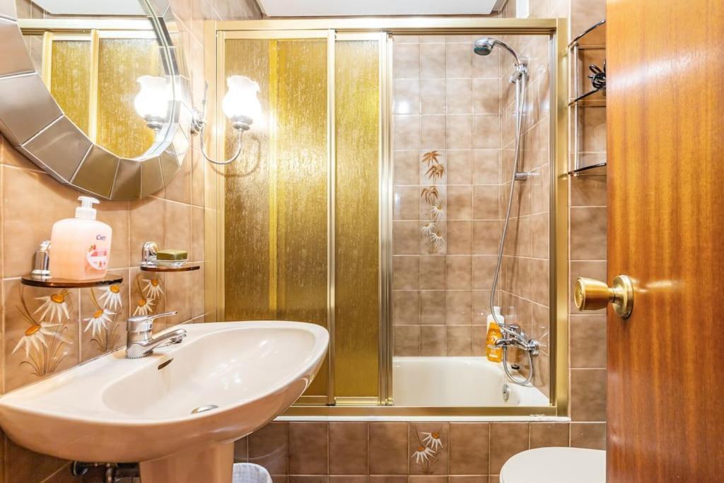 Terraza Playa Y Calle Peatonal Ess03377 Сан-Себастьян Экстерьер фото
